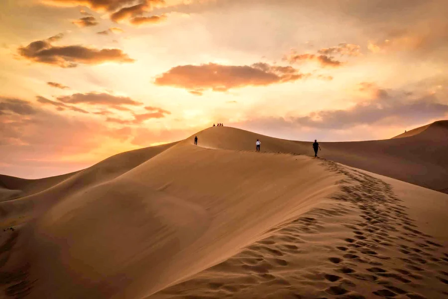 بهار و پاییز به یزد سفر کنید