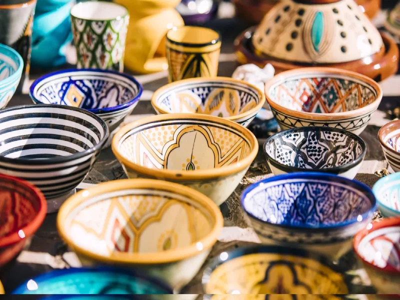 با خرید سفال یزدی، اصالت را به خانه ببرید